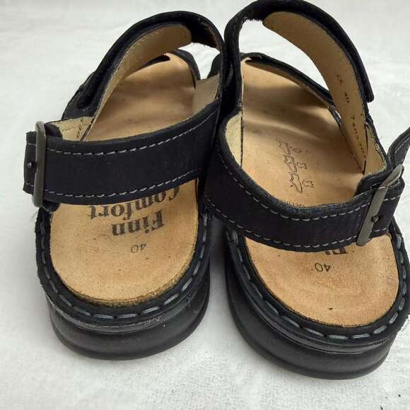 Sandals_&_Flip_Flops